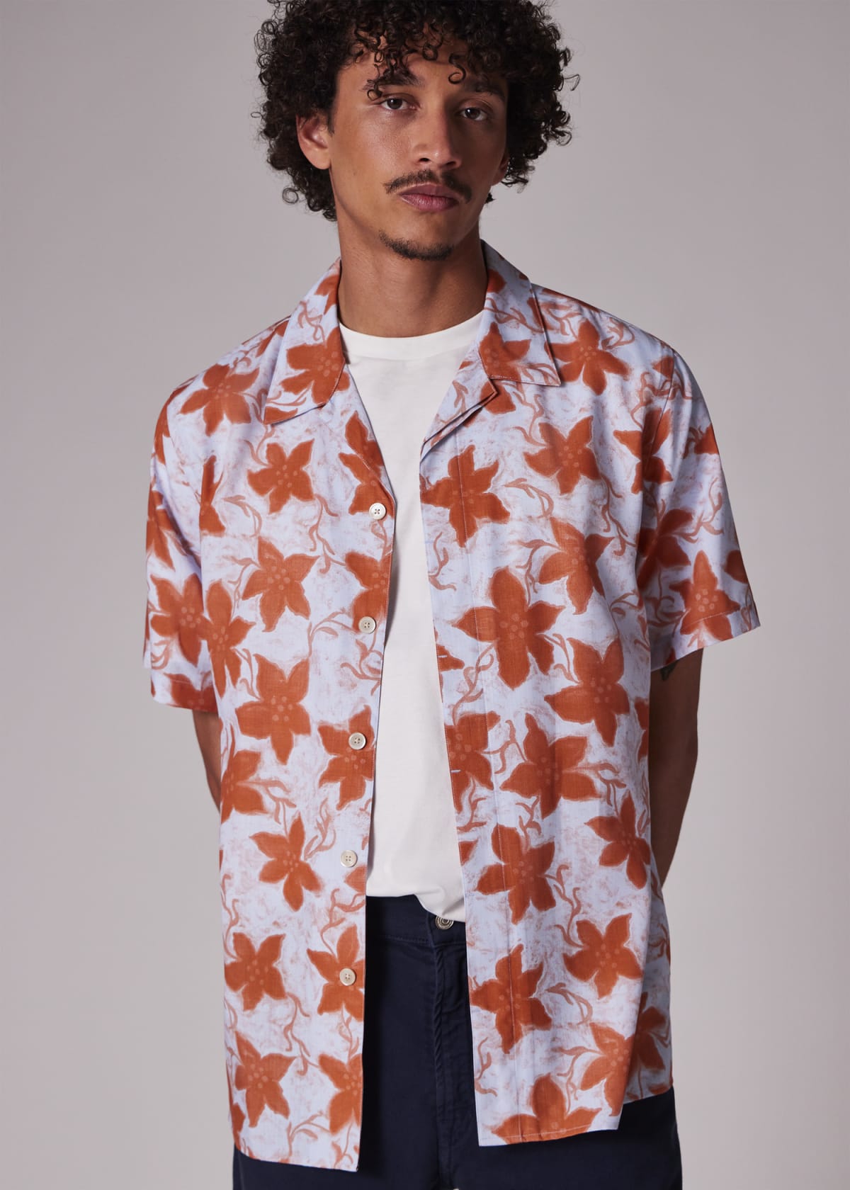 Men's Pale Blue Orange 'Gentian Flower' Print Short-Sleeve Shirt
