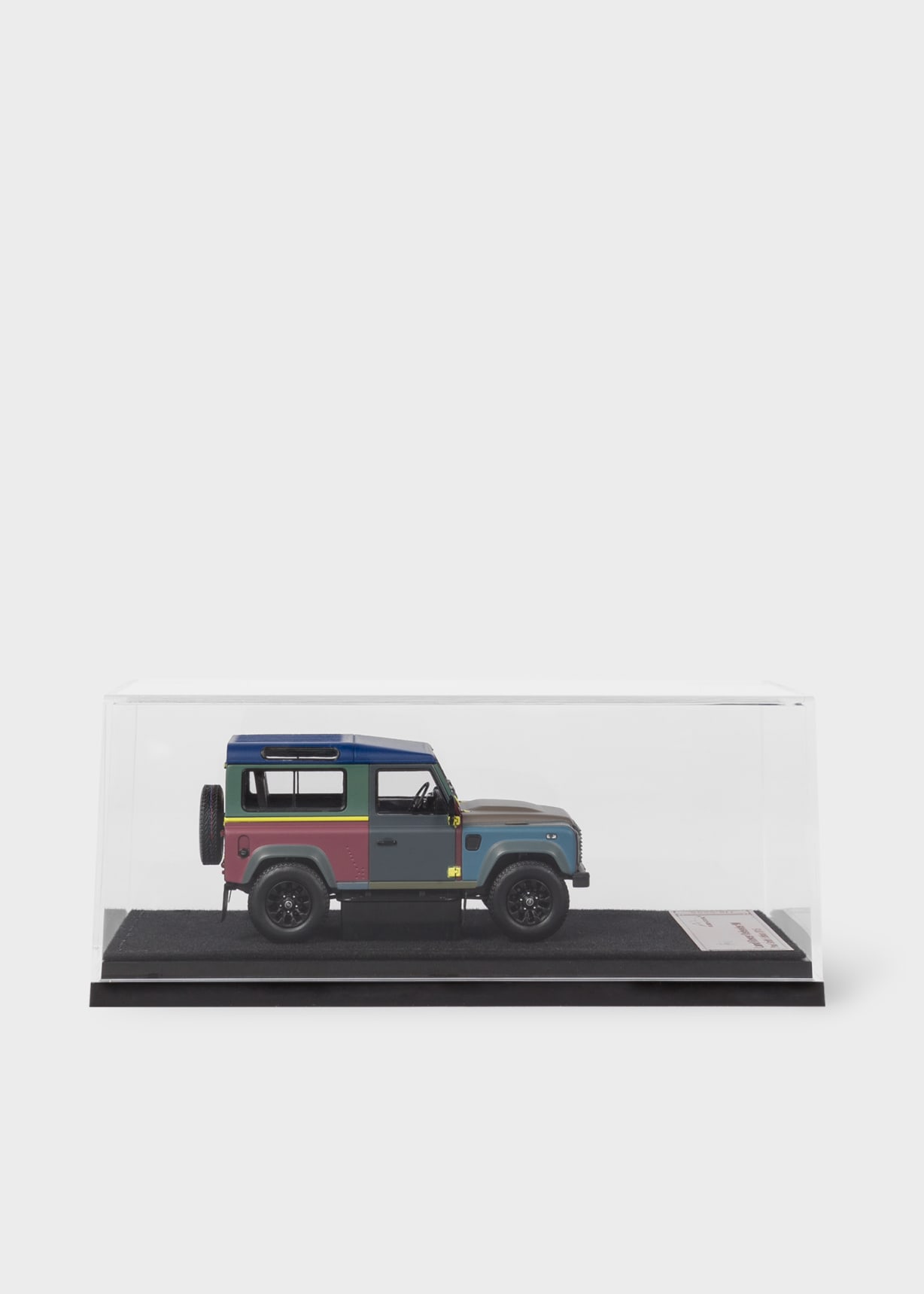 ランドローバー ディフェンダー 1/43 ミニカー　 Paul Smith　新品 Paul Smith + Land Rover - Defender 90 1:43 Die Cast Metal