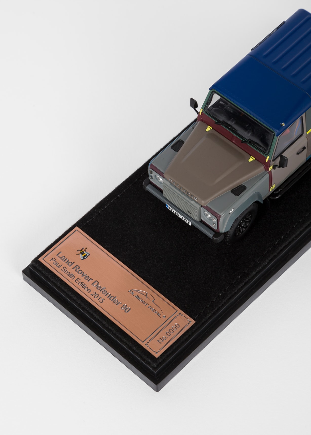 Paul Smith + Land Rover - Defender 90 1:43 Die Cast Metal
