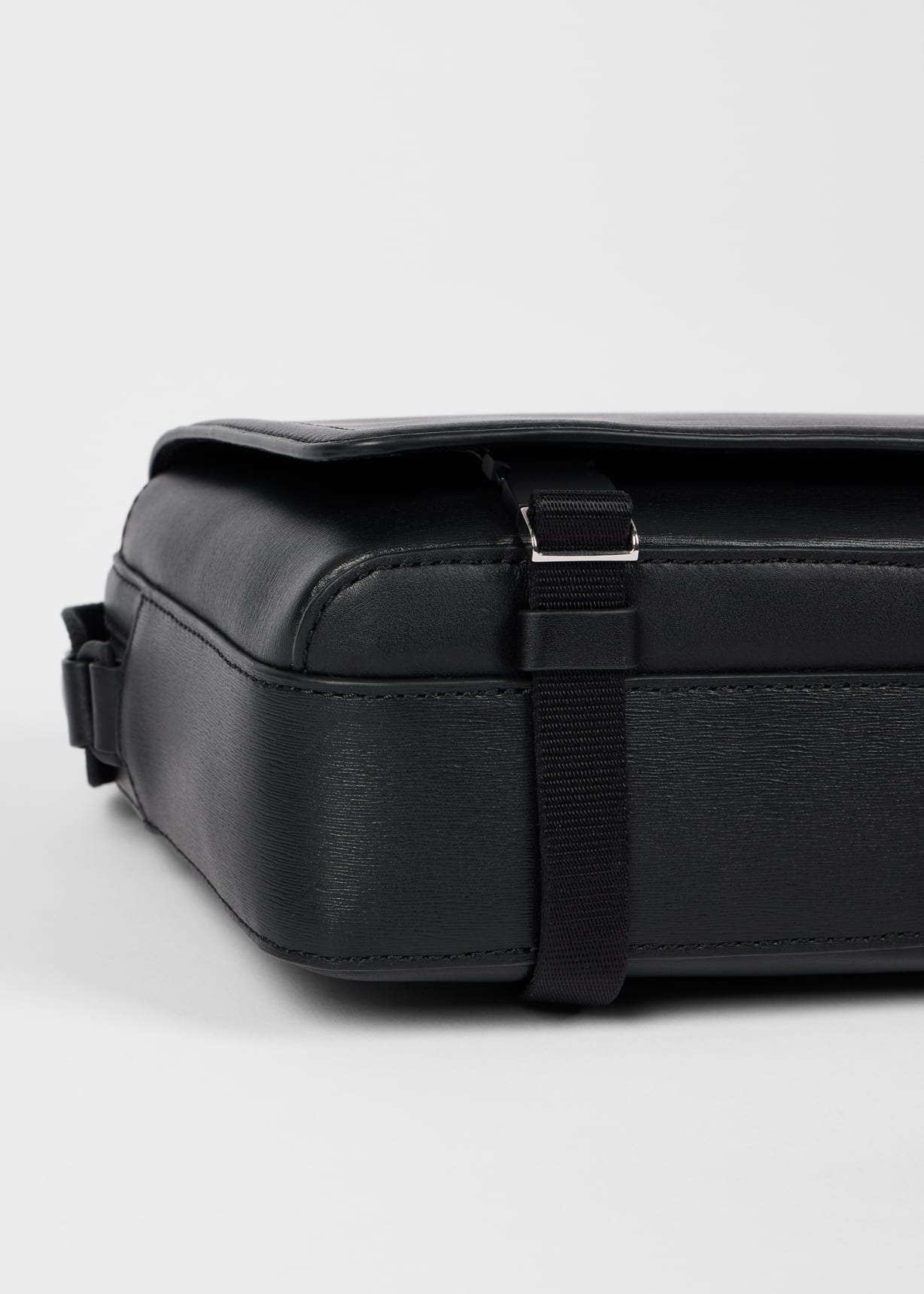 Black Straw-Grain Embossed Leather Messenger Bag