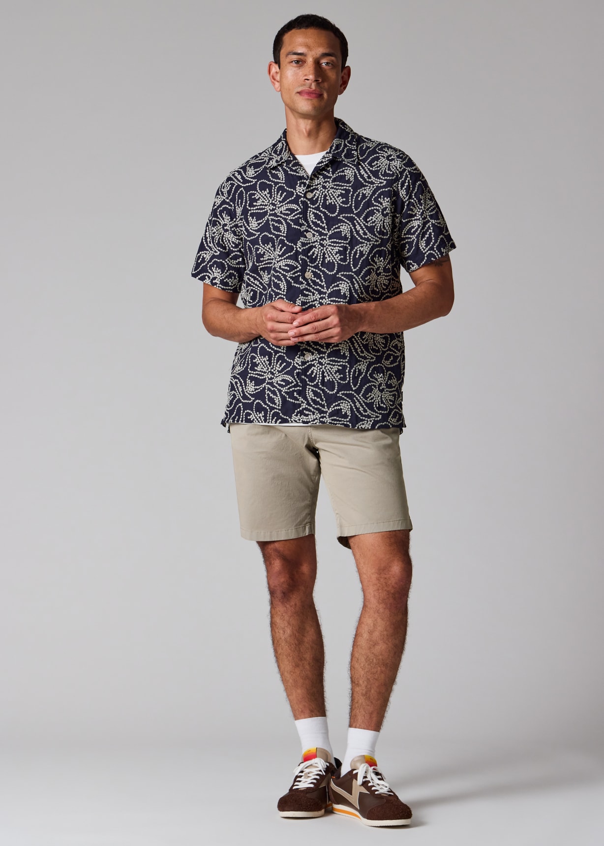 Men's Casual-Fit Navy Floral Embroidery Short-Sleeve Shirt