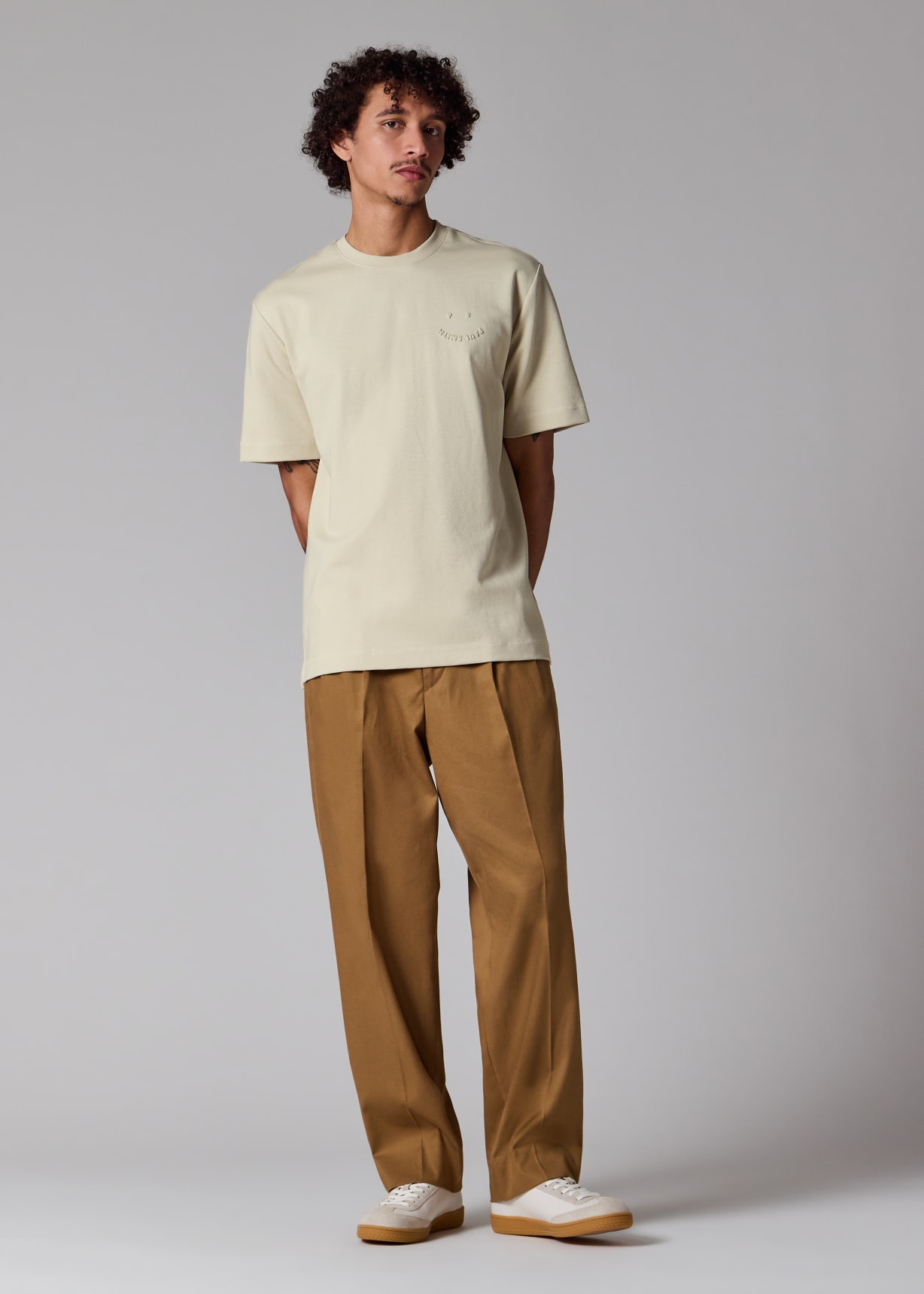 Men's Casual-Fit Ecru Embossed 'Happy' T-Shirt