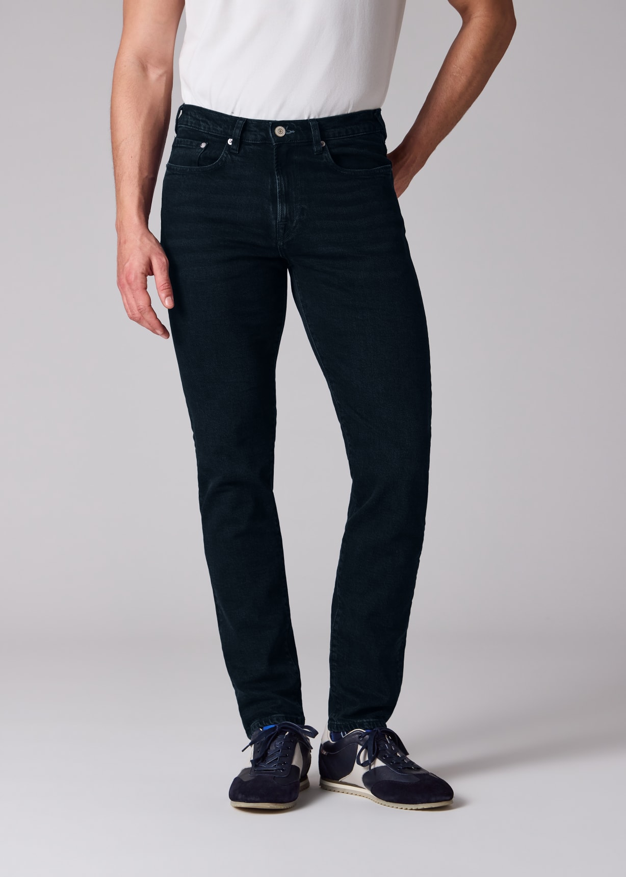 Men's Tapered-Fit Dark-Wash 'Blue Black Stretch' Jeans