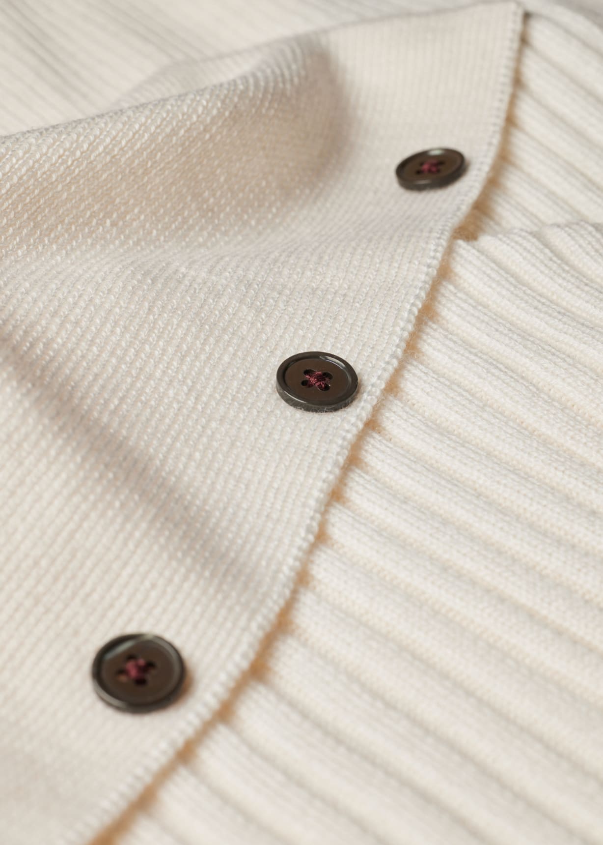 Women's Ecru Ribbed Knit Sailor-Collar Button Sweater
