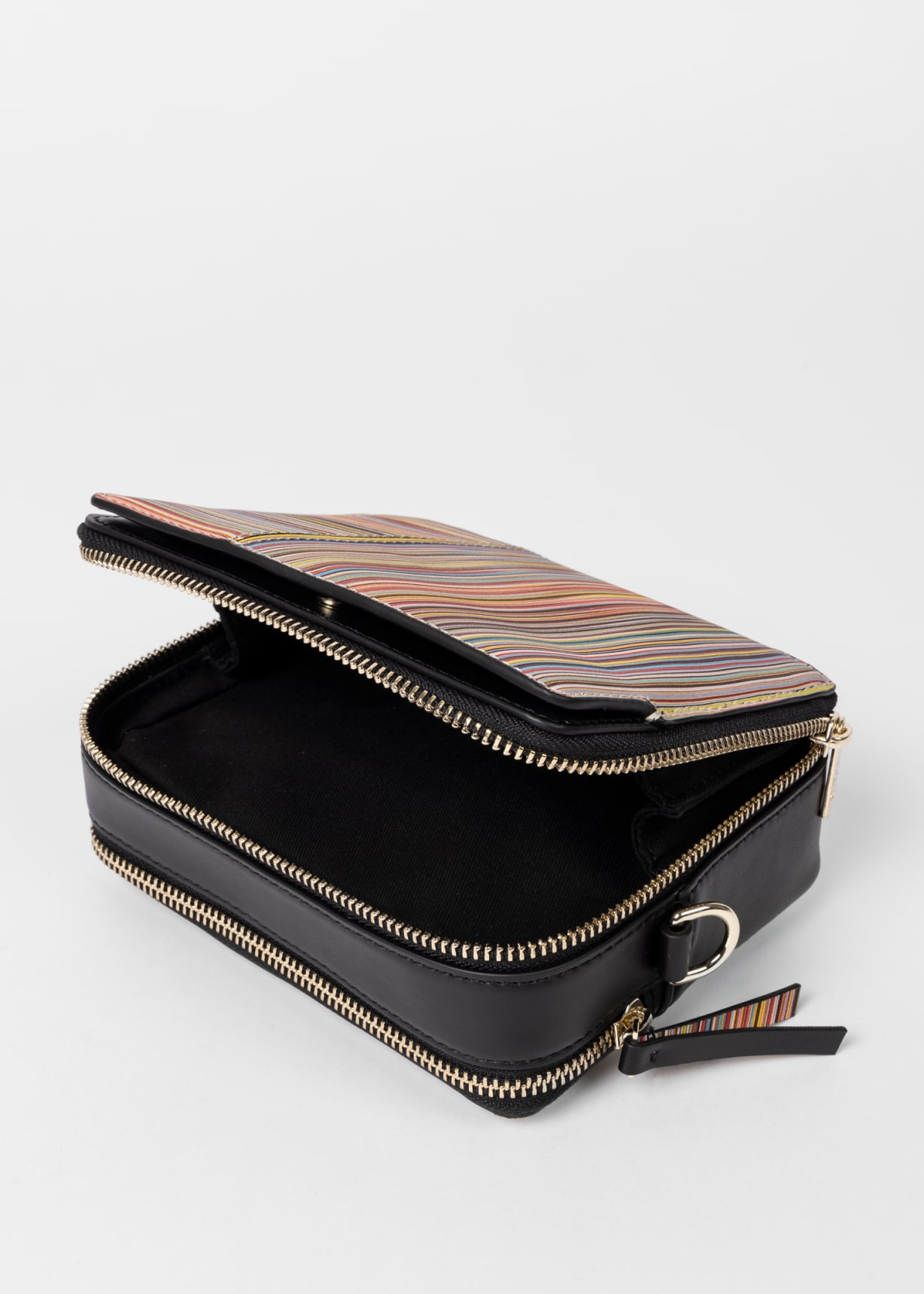 Paul Smith シボ革ボディバッグ \"with STRIPE TRIM\" Paul Smith シボ革ボディバッグ with STRIPE TRIM