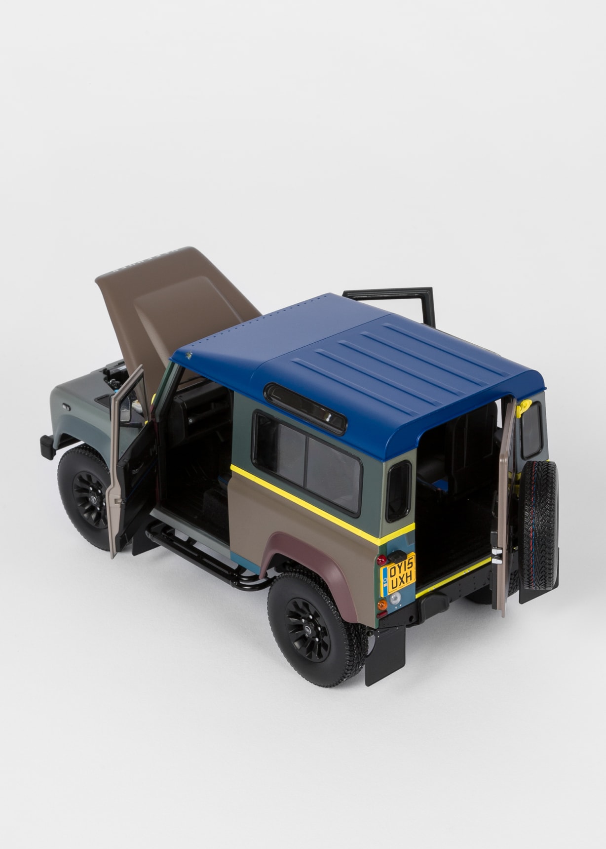 Paul Smith + Land Rover - Defender 90 1:18 Die Cast Metal