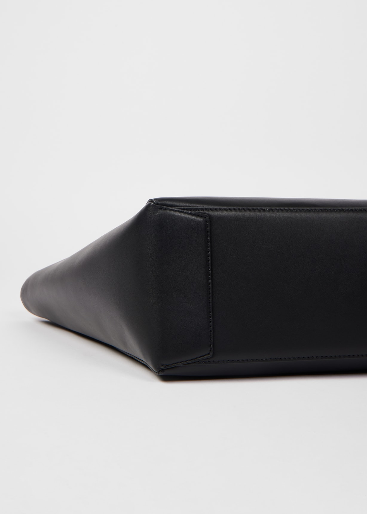 Women's Black Leather 'Signature Stripe' Trim Tote Bag