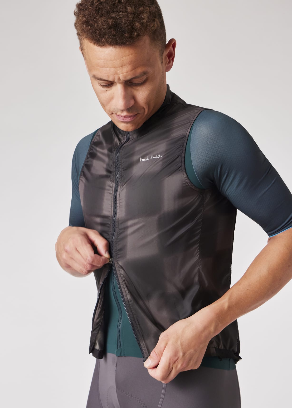 men-s-black-checkerboard-packable-cycling-gilet