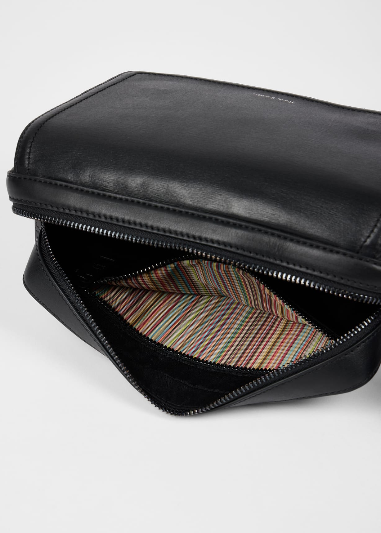 Sac à Main Paul Smith En Cuir Noir Embossé Pour Homme - Neuf Avec étiquettes, Dimensions 27x19x5 Cm