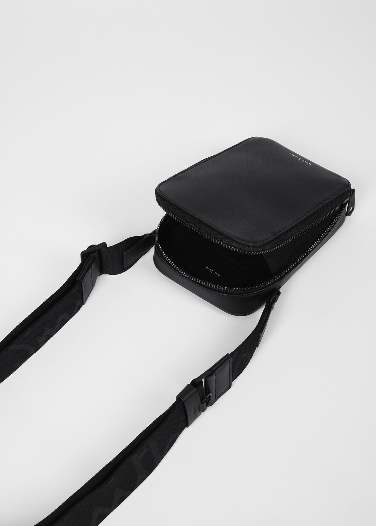 ショルダーバッグ PAUL SMITH Men Shoulder bag Black M1A8099PZEBRL 79 Black Straw-Grain Embossed Leather Flight Bag