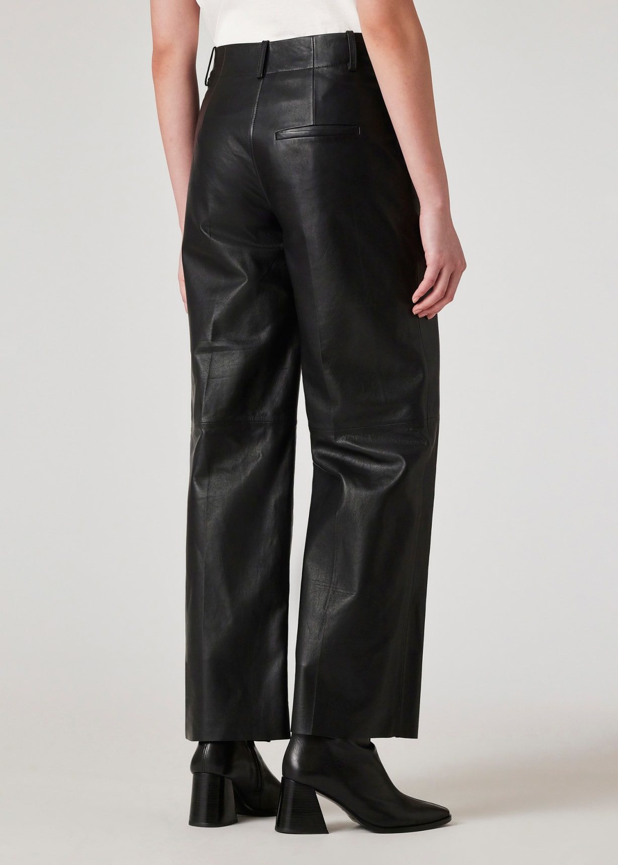 ボトムスその他 PAUL SMITH Women Pants W2R303TL3040879 Black Women's Black Leather Trousers