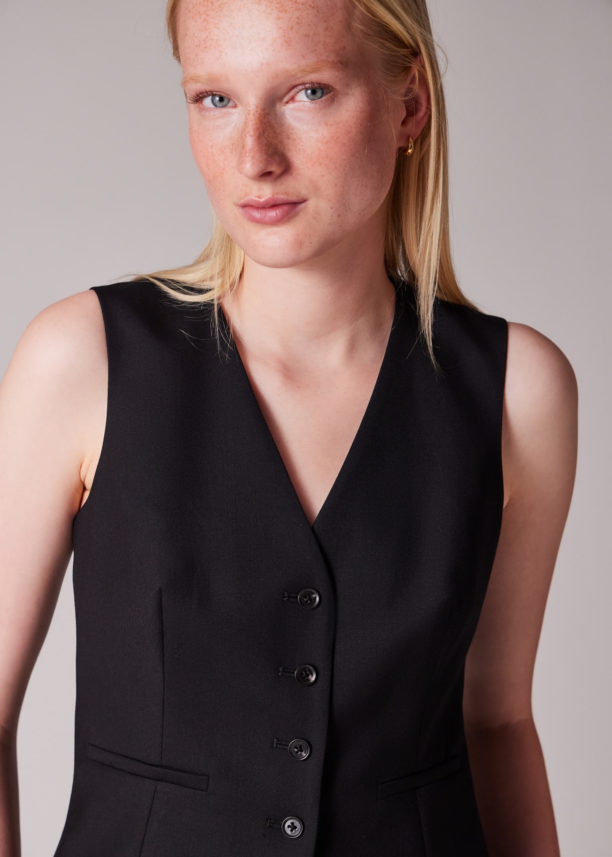 Women's Tailored-Fit Black Wool Travel Waistcoat