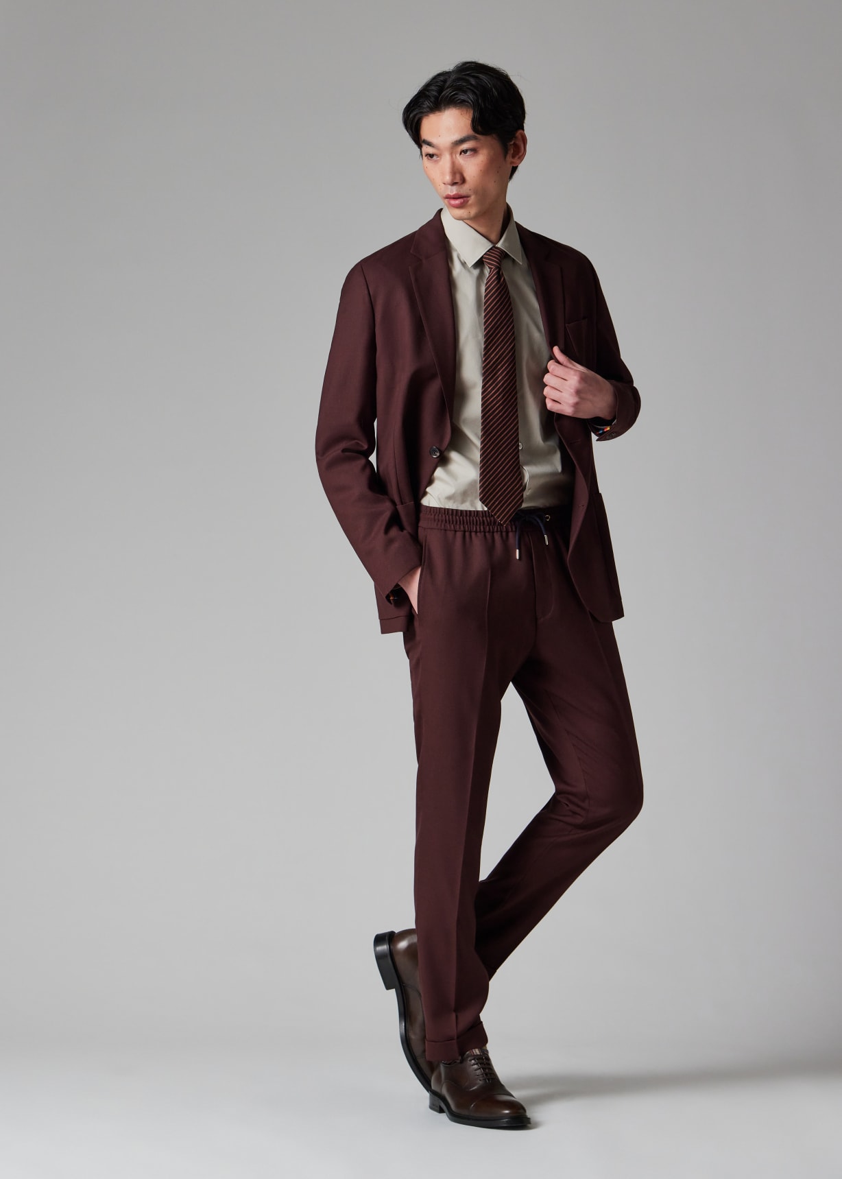 め*ー様 PaulSmith “A SUIT TO TRAVEL IN” 2BS Women's A Suit To Travel In - Black Wool Suit