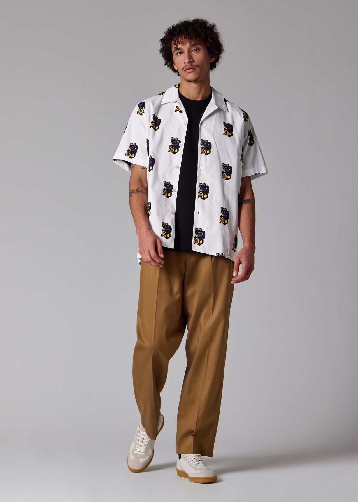 Men's White 'Lucky Cat' Print Short-Sleeve Shirt