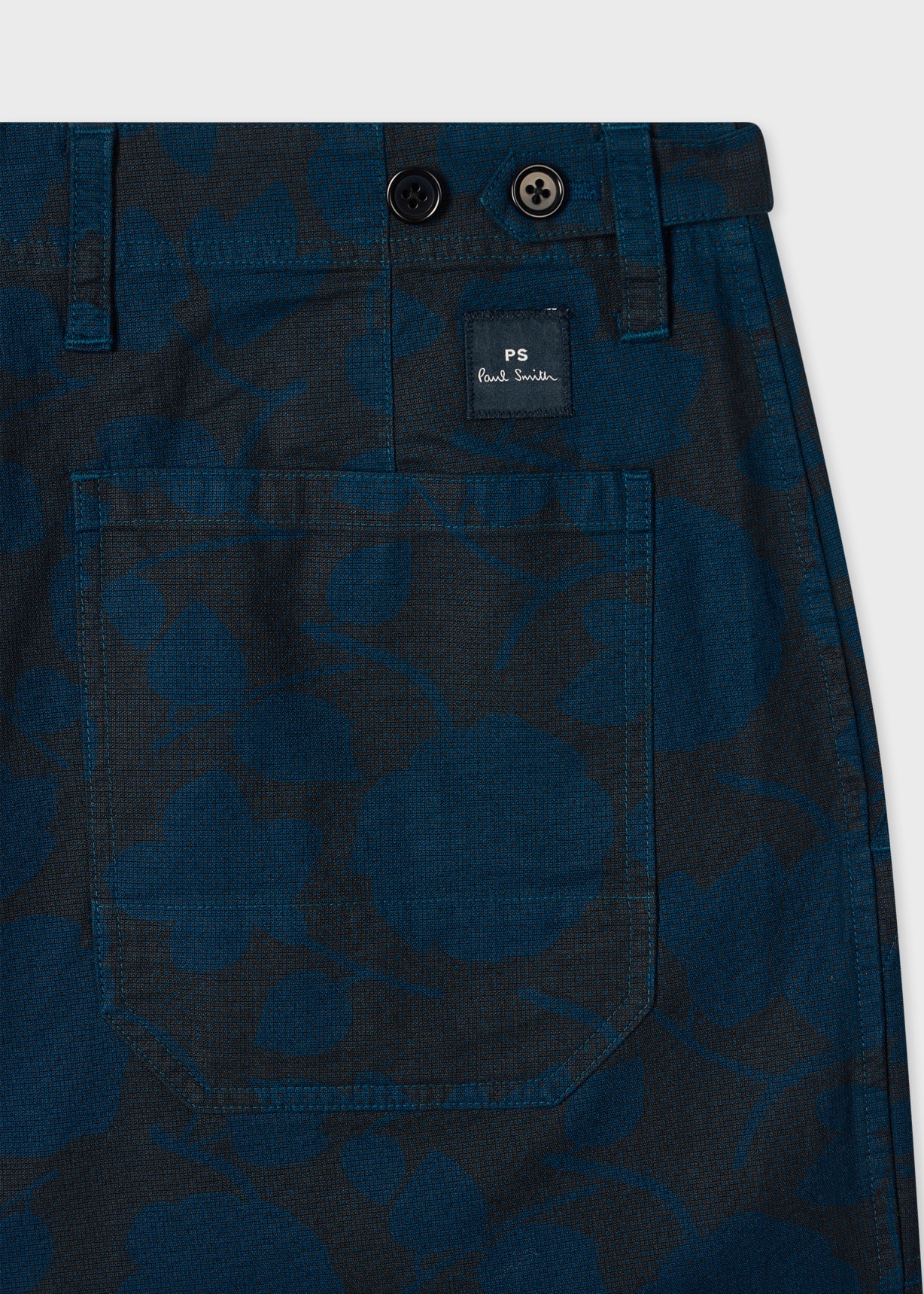 short-homme-bleu-perforated-floral-en-coton