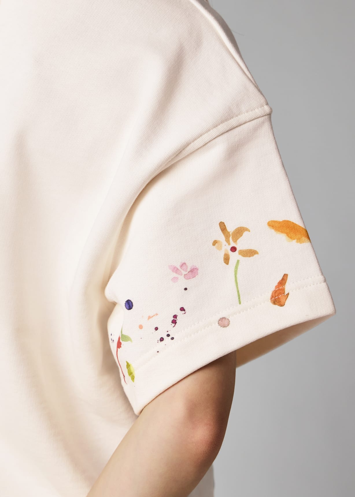 Paul Smith 花柄刺繍 FLOWER EMBROIDERY（6617） Women's 'Floating Flowers' Cotton T-Shirt Paul Smith