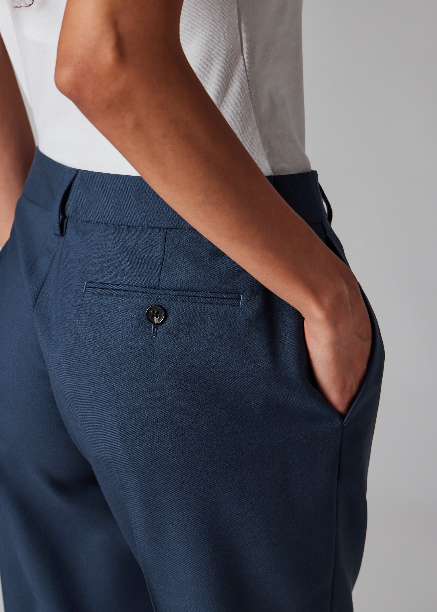 パンツ PAUL SMITH Women Straight Pants W1R 255T N00001 49 Blue Women's Pale Blue Linen Wide Leg Drawstring Trousers