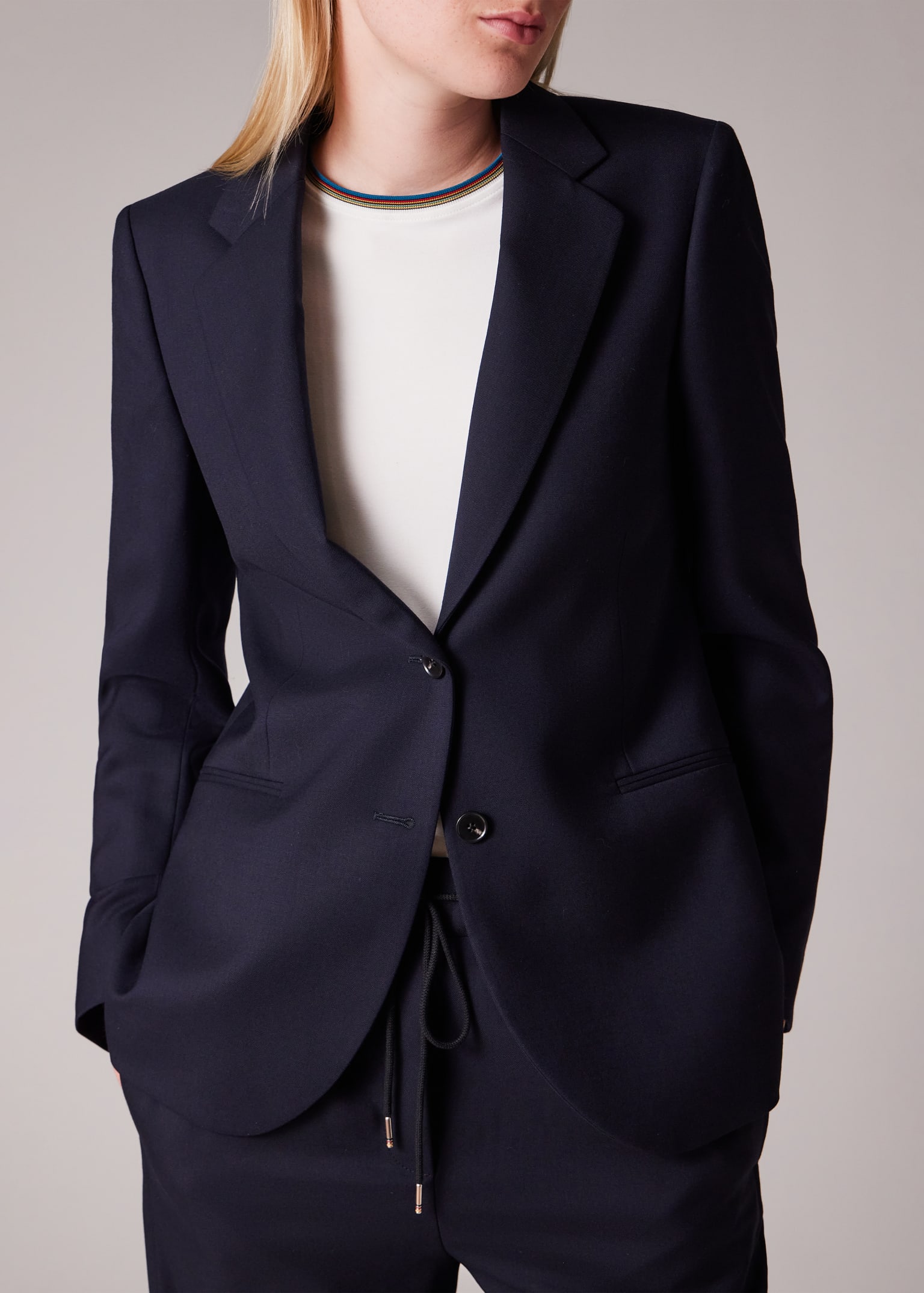 アプレッセSub Wool Navy Blazer SIZE: 2 Women's Navy blue wool suit jacket cinched cut | The Kooples US