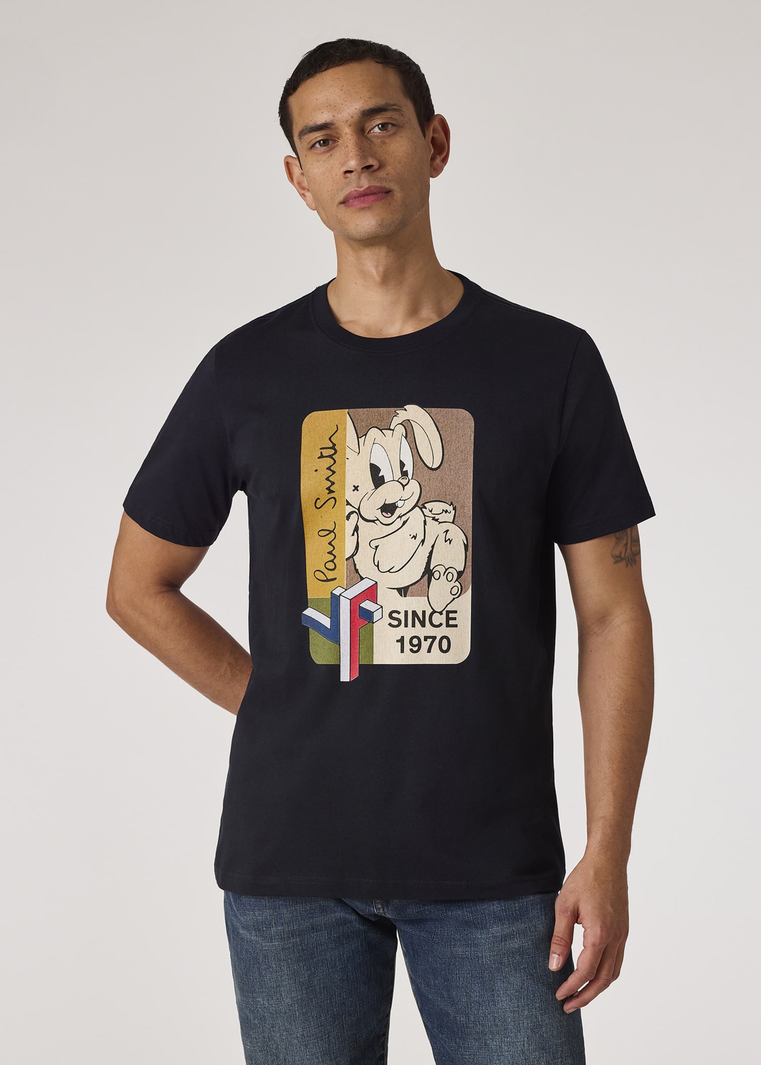 Tシャツ・カットソー Paul Smith SS25 \"1970 BUNNY\" T-SHIRT (M2R 011R PP5083 01) Men's Slim-Fit Blue Organic Cotton '1970 Bunny' T-Shirt