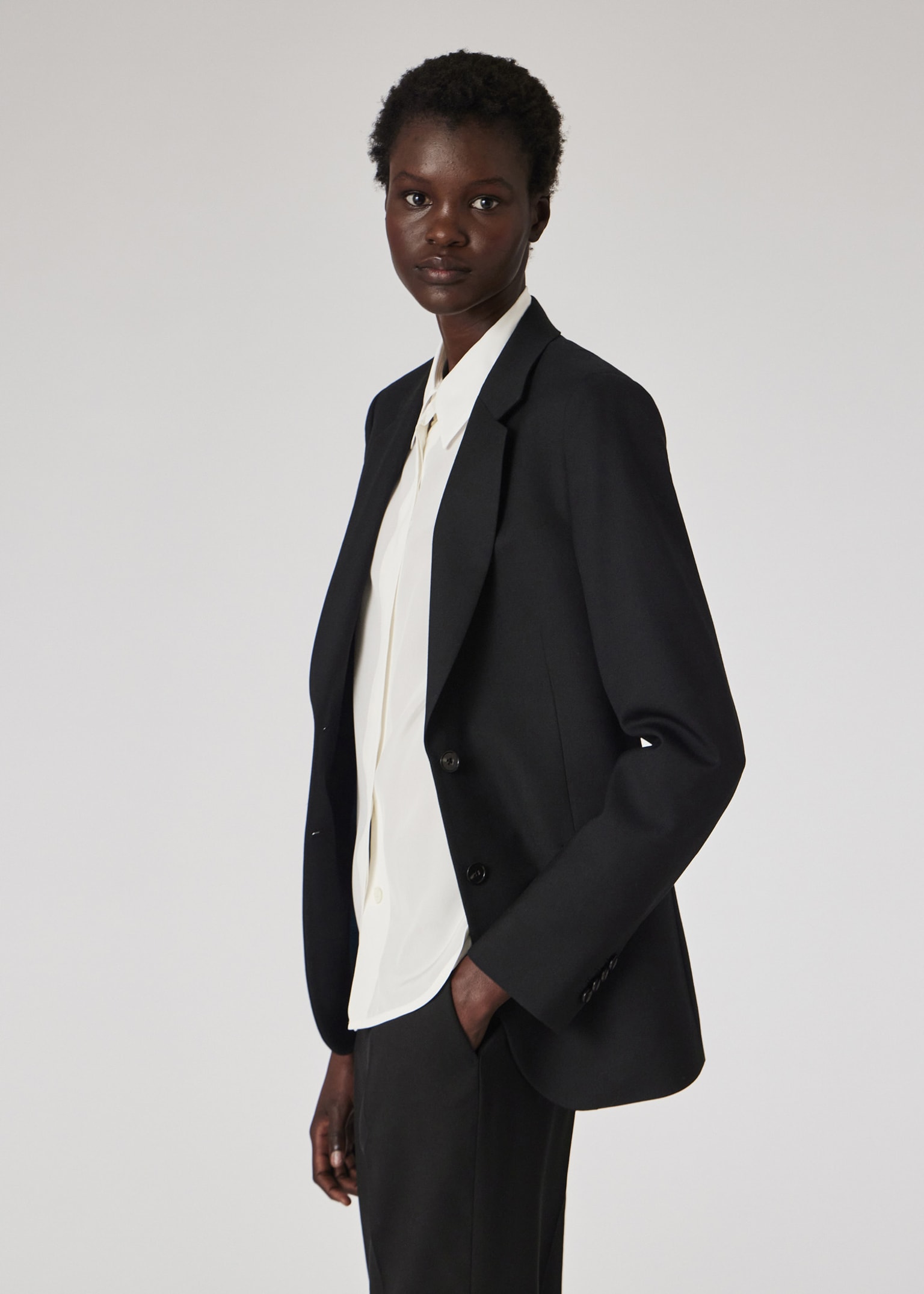 め*ー様 PaulSmith “A SUIT TO TRAVEL IN” 2BS Women's A Suit To Travel In - Black Wool Suit