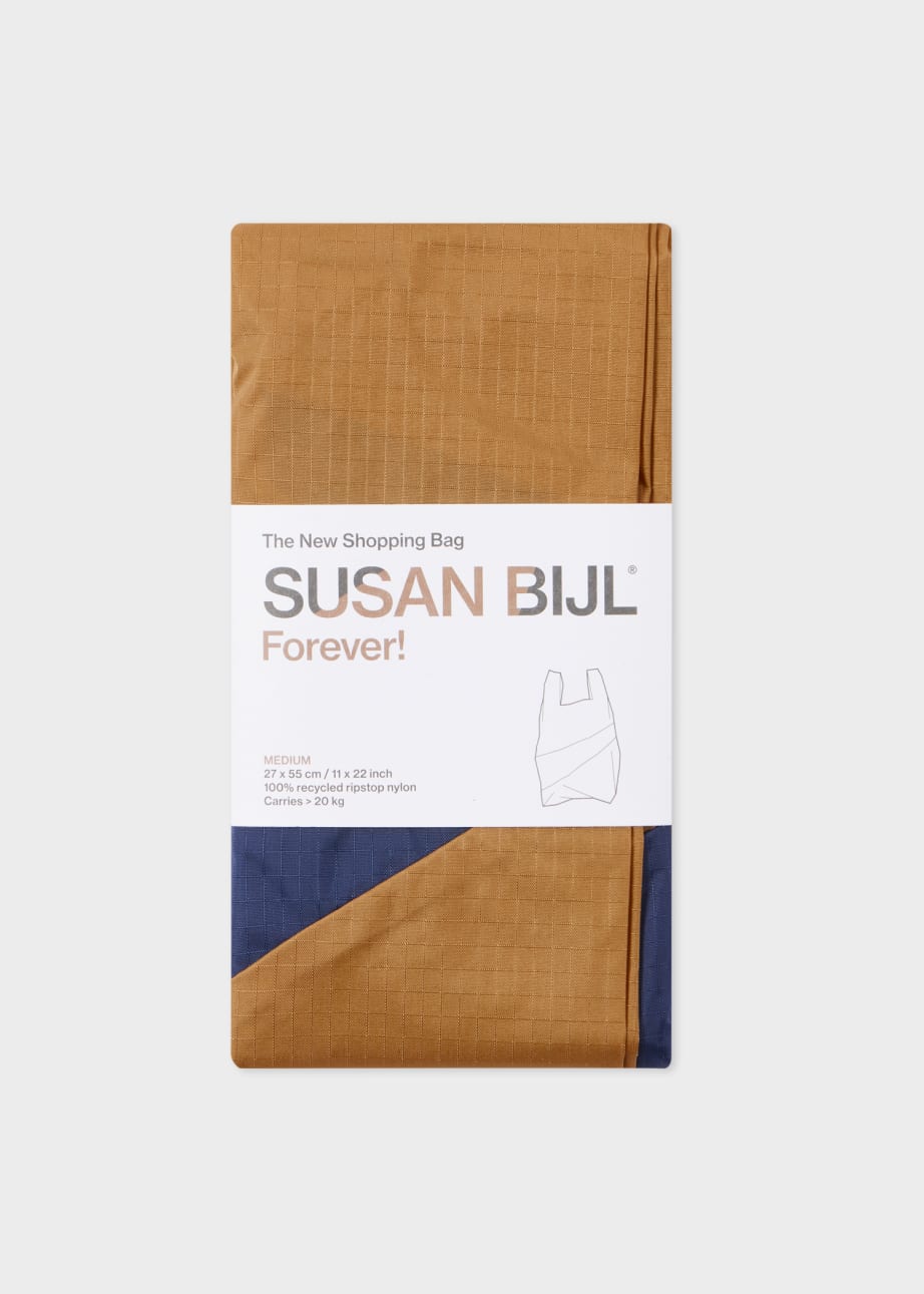 Camel & Navy 'The New Shopping Bag' by Susan Bijl - Medium