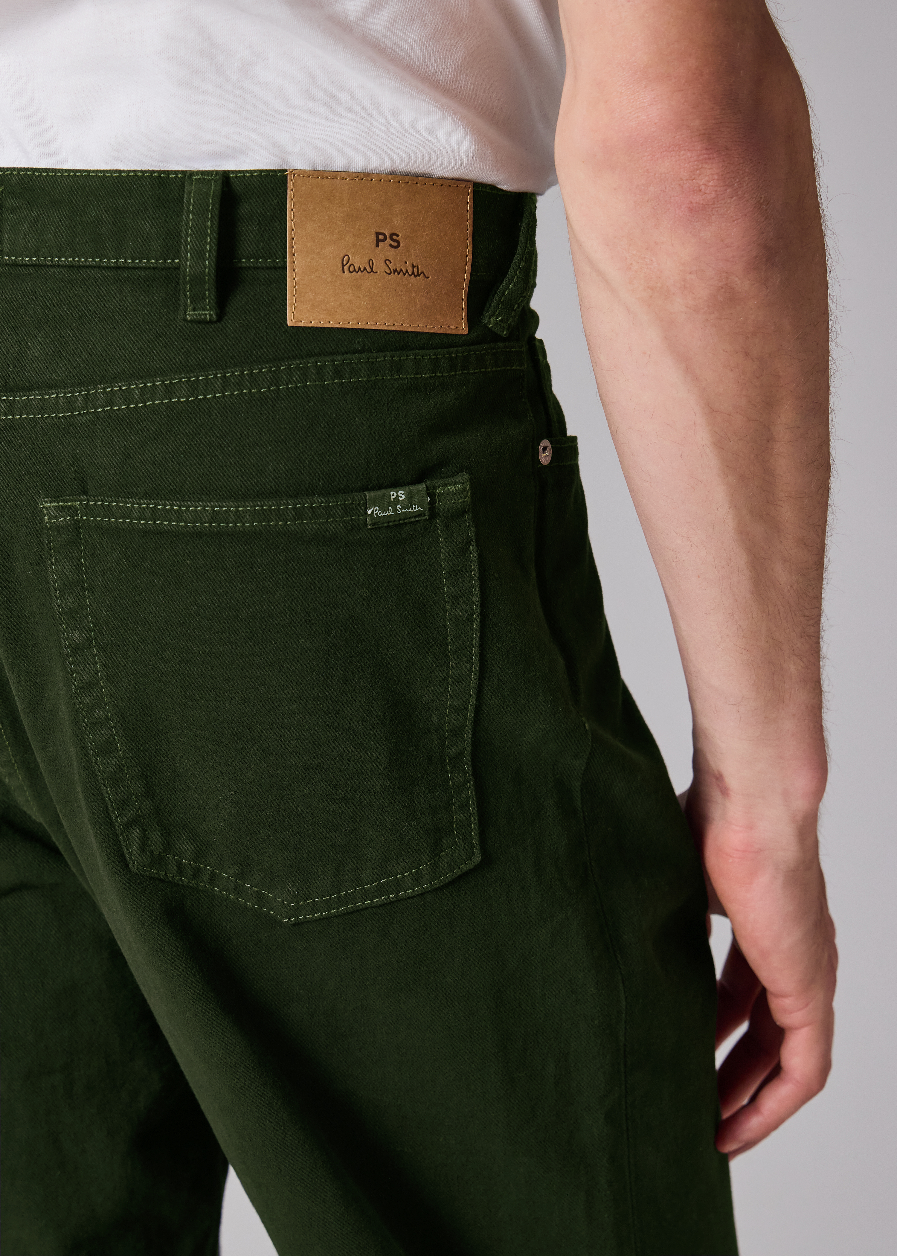 Men's Relaxed-Fit Dark Green Pleat-Front Jeans