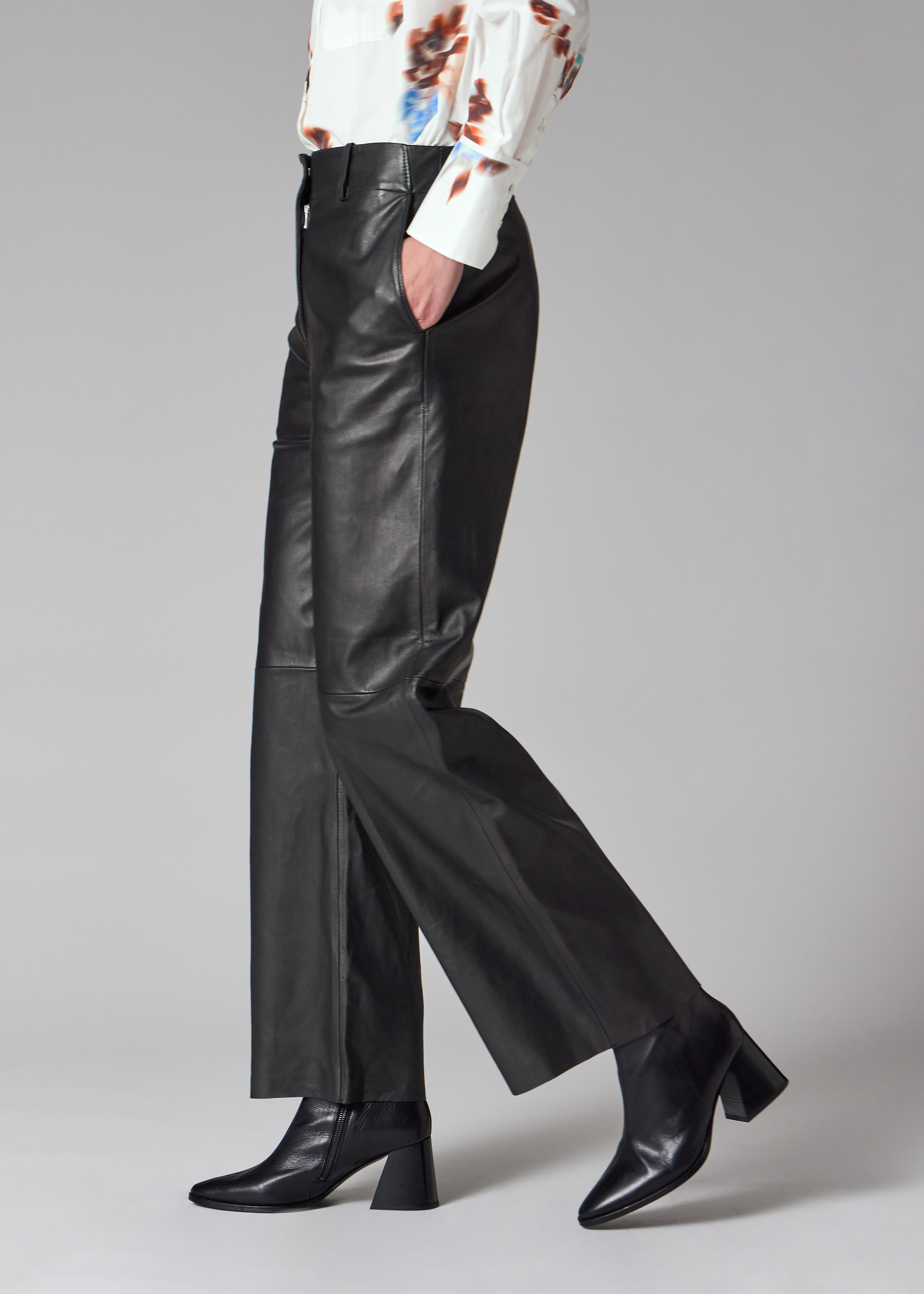 パンツ PAUL SMITH / cow leather pants Women's Black Leather Straight-Leg Trousers
