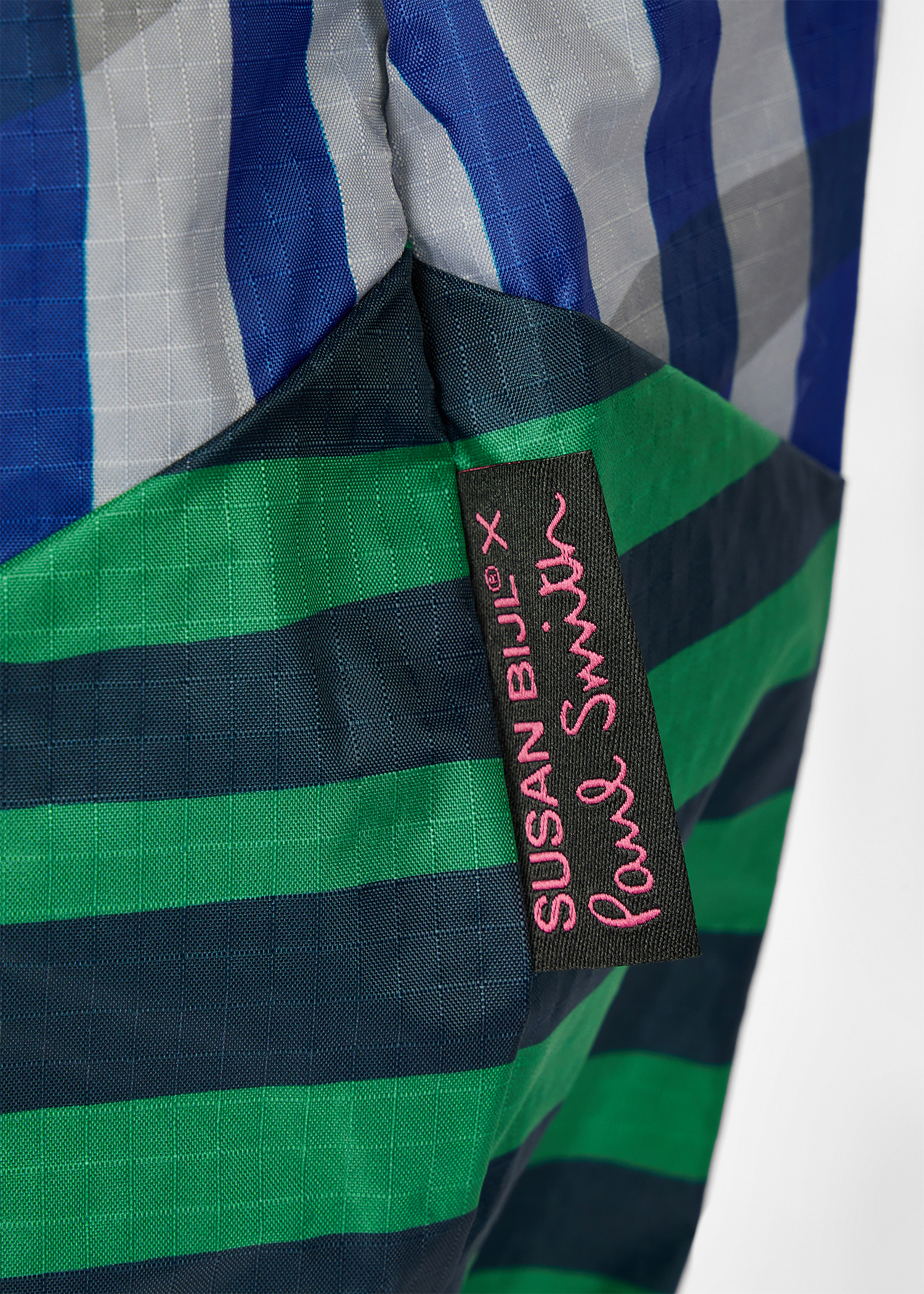 バッグ susan bijl x PAUL SMITH trash bag M susan bijl x PAUL SMITH trash bag M - メルカリ