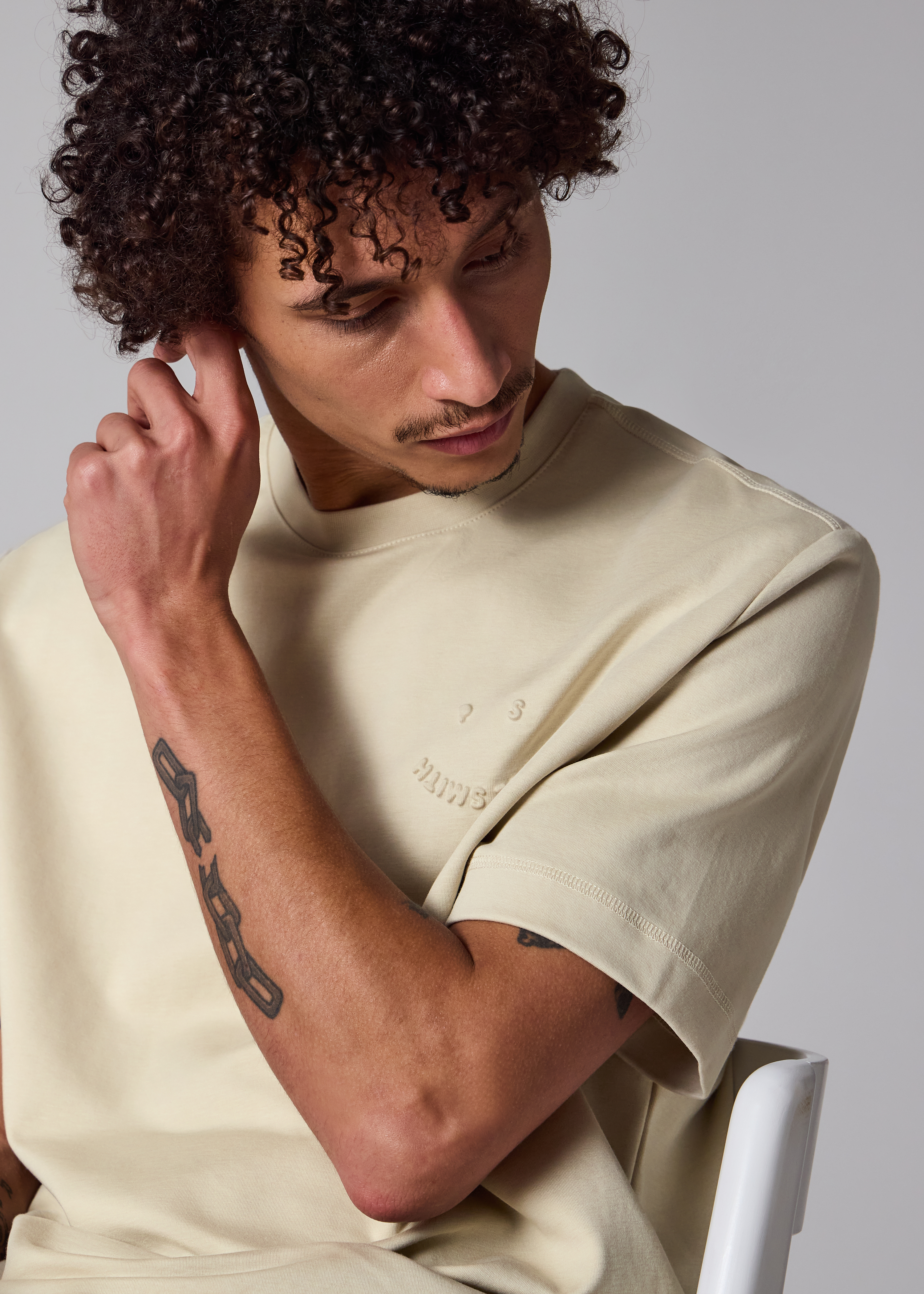 Men's Casual-Fit Ecru Embossed 'Happy' T-Shirt
