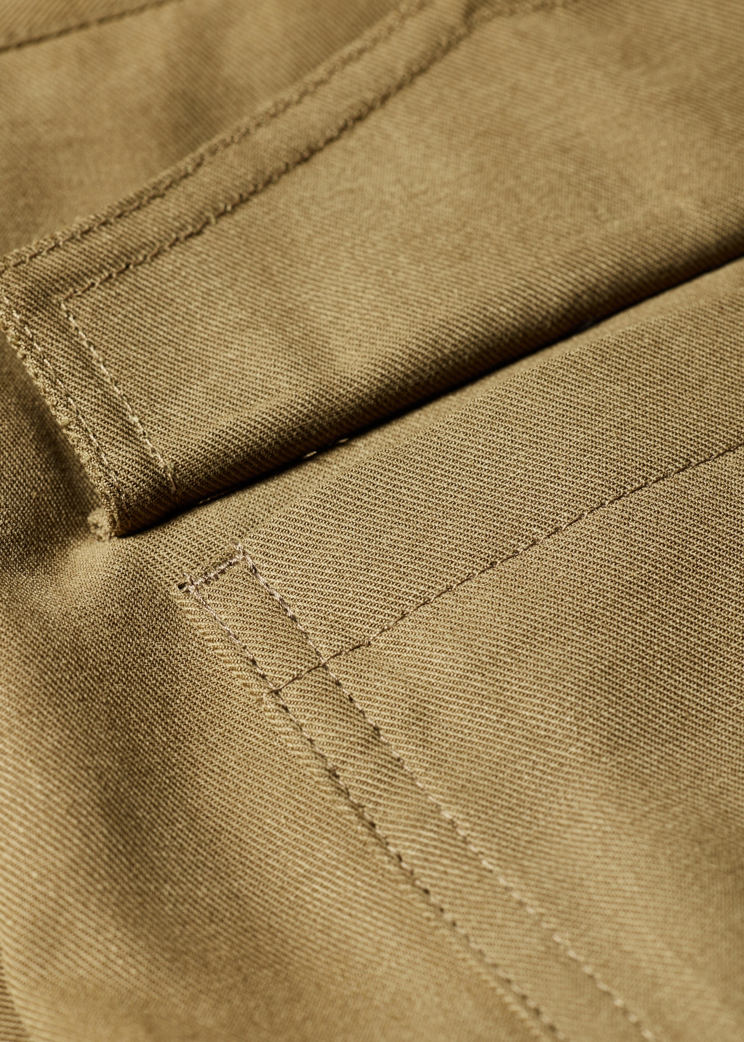 Relaxed-Fit Khaki Pleated Lyocell Trousers thumbnail 7