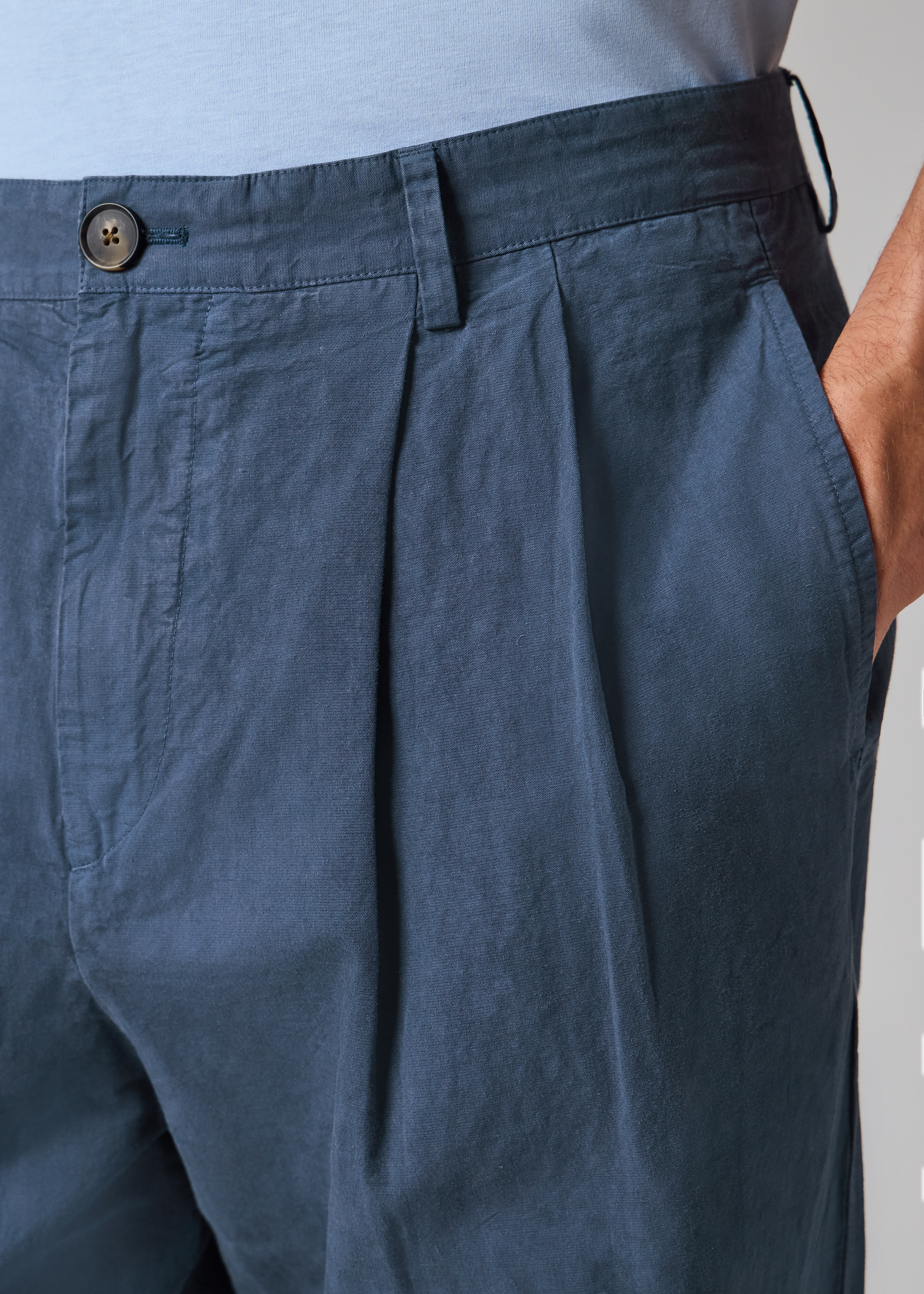 Washed Navy Cotton-Linen Double Pleat Trousers thumbnail 4