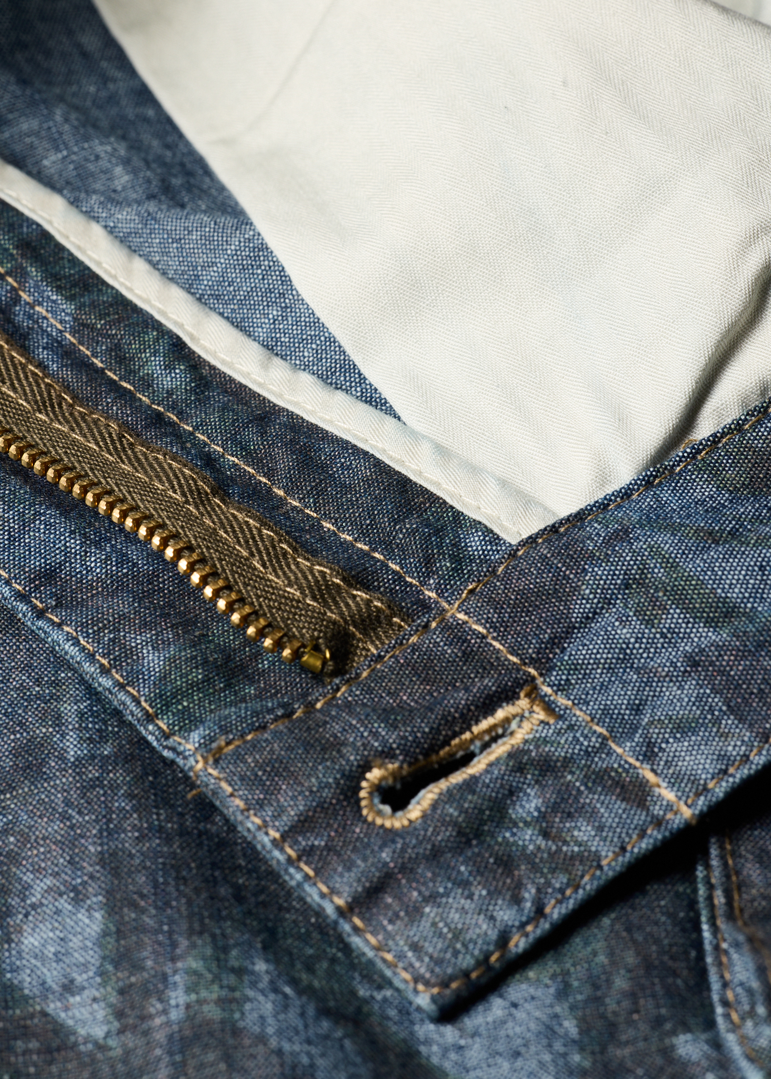 Relaxed-Fit Floral Print Chambray Cargo Trousers thumbnail 4