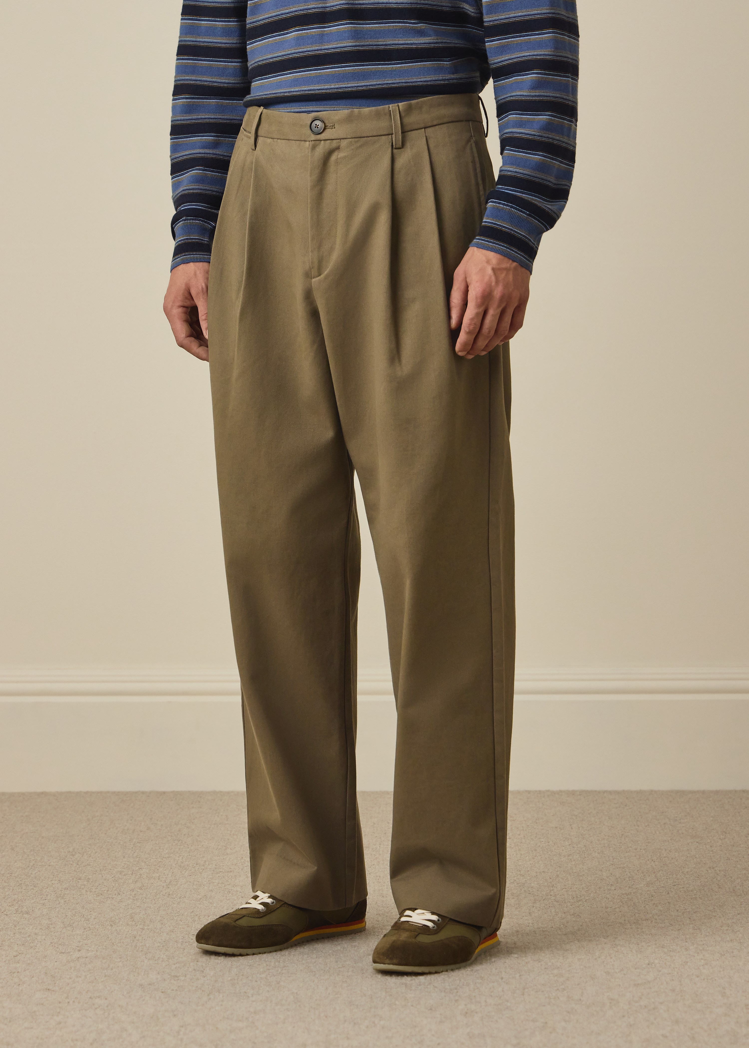 Relaxed-Fit Khaki Cotton-Twill Pleated Trousers thumbnail 2