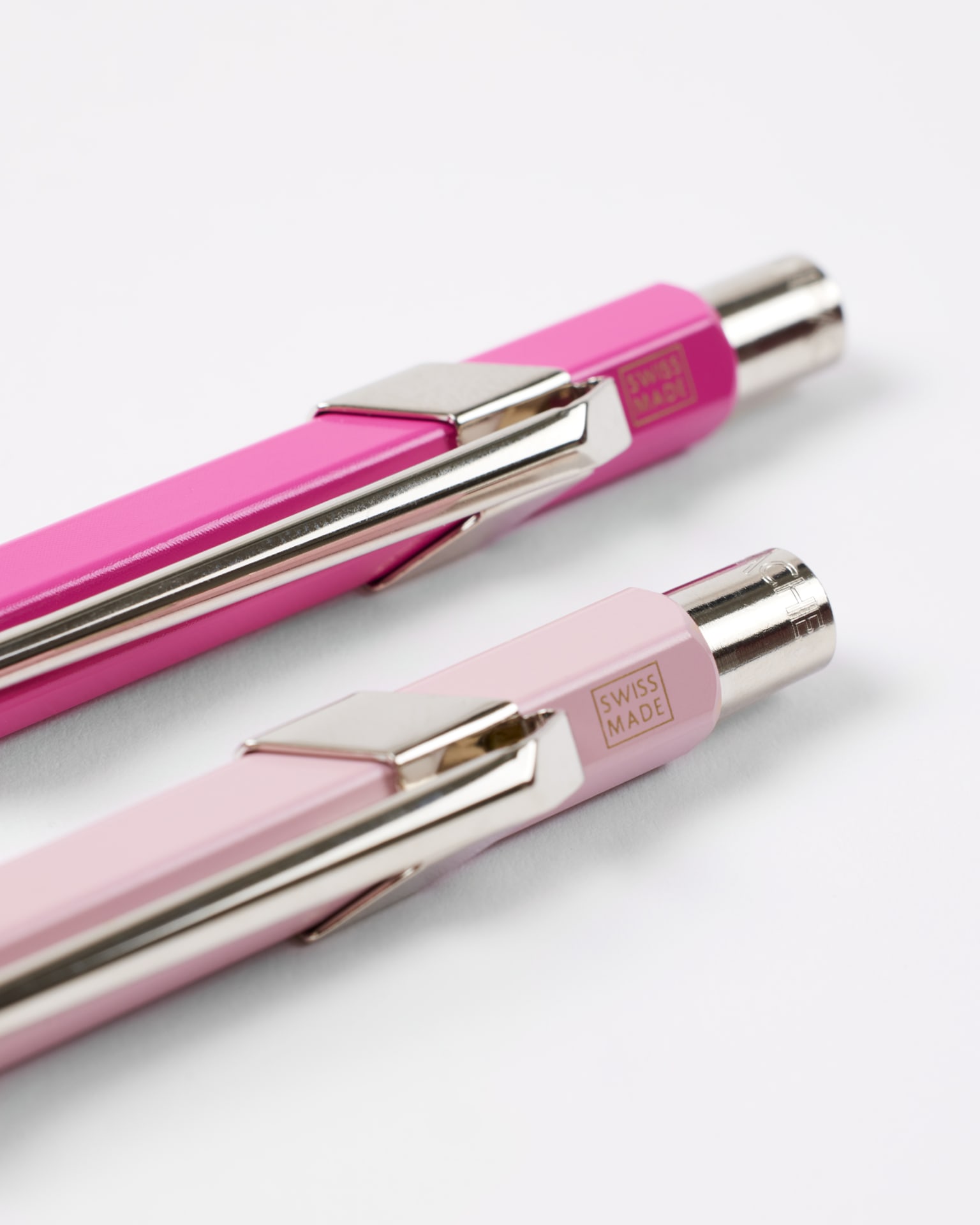CARAN D'ACHE Paul Smith ボールペン Caran d'Ache + Paul Smith - 849 Red & Pink Ballpoint Pen