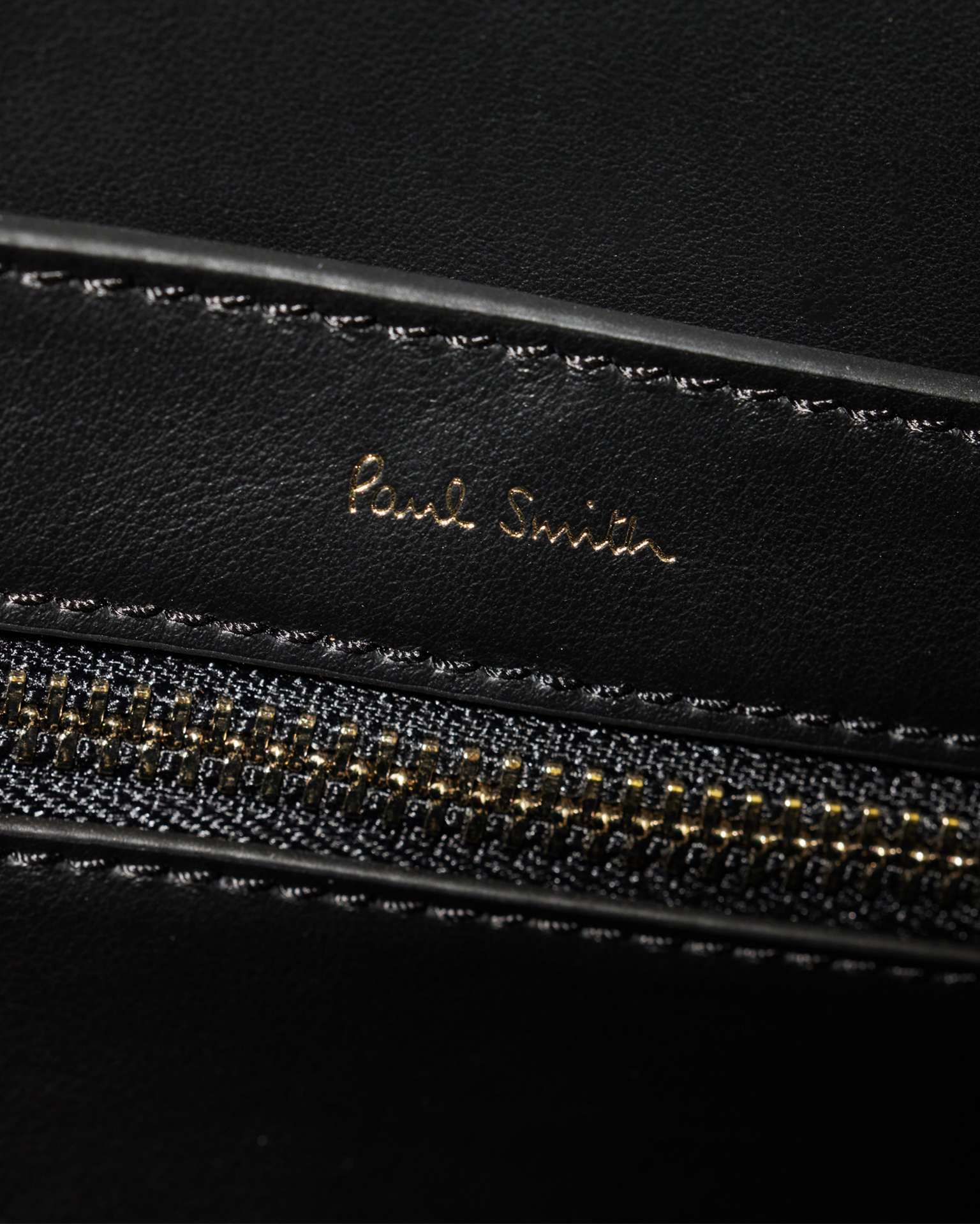 Paul Smith ☆ Signature Stripe Shoulder Bag [正規品/関税込] Paul Smith Signature Stripe Leather Crossbody Bag | Black
