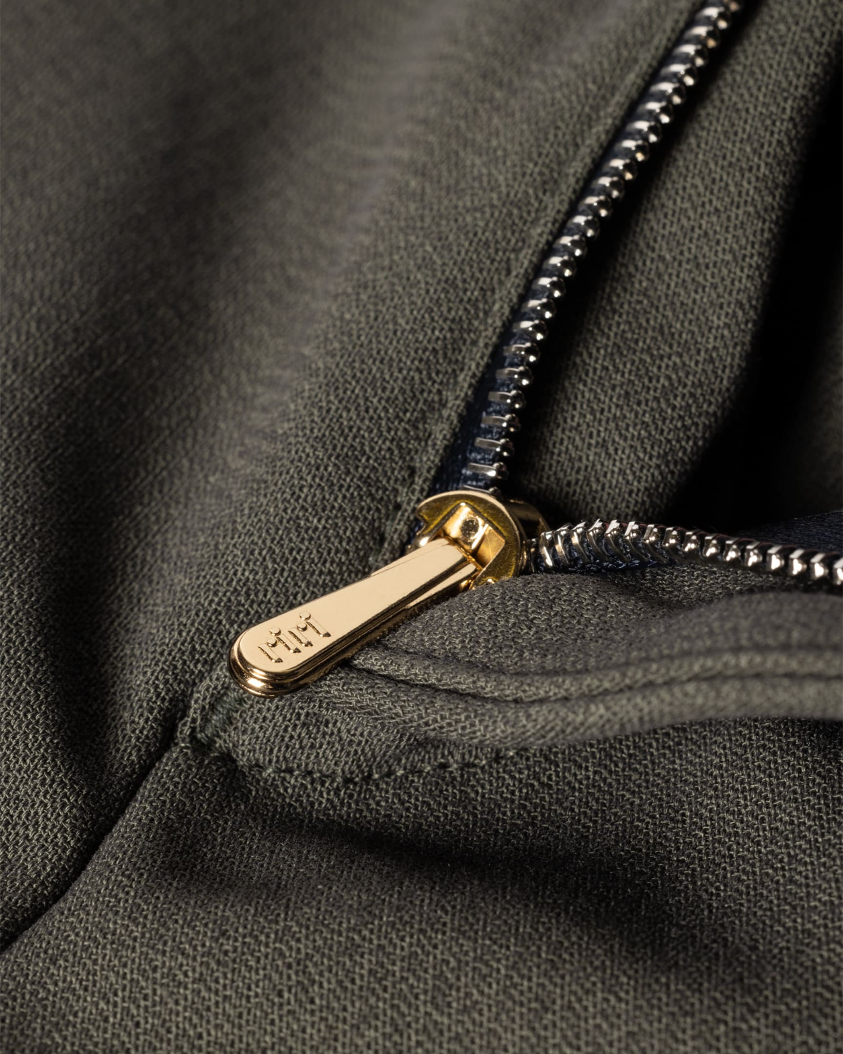 Noir Herringbone 30