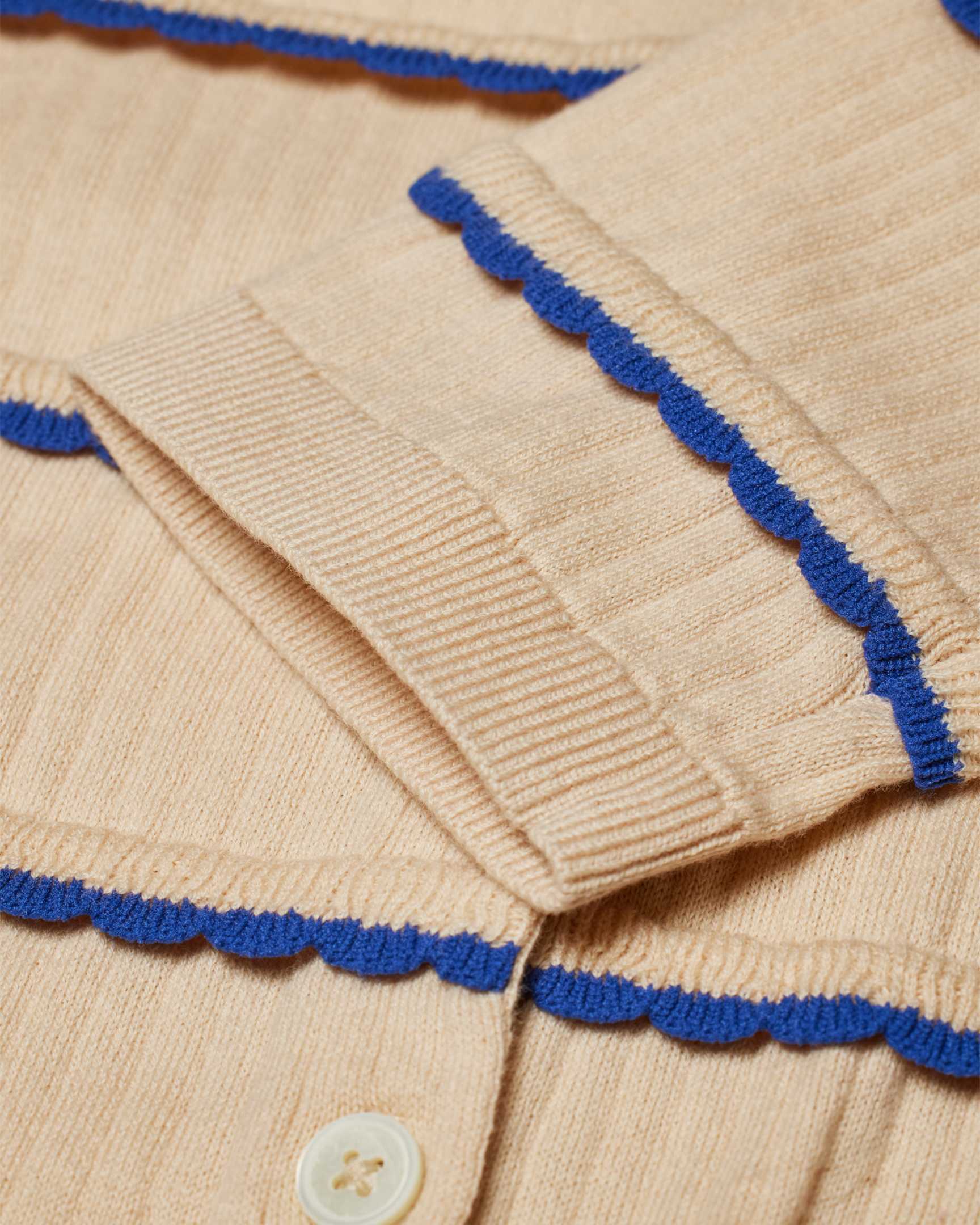 Scallop Edge Crew Cardigan Short-Ivory